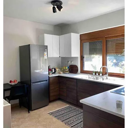 Lovely * Πολύδροσος